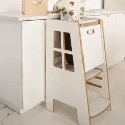 Tour d'apprentissage montessori pour enfant en bois blanc