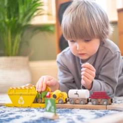 Train de construction en bois