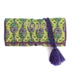 Trousse à bijoux de voyage artisanale roulée et brodée en tissu Vert