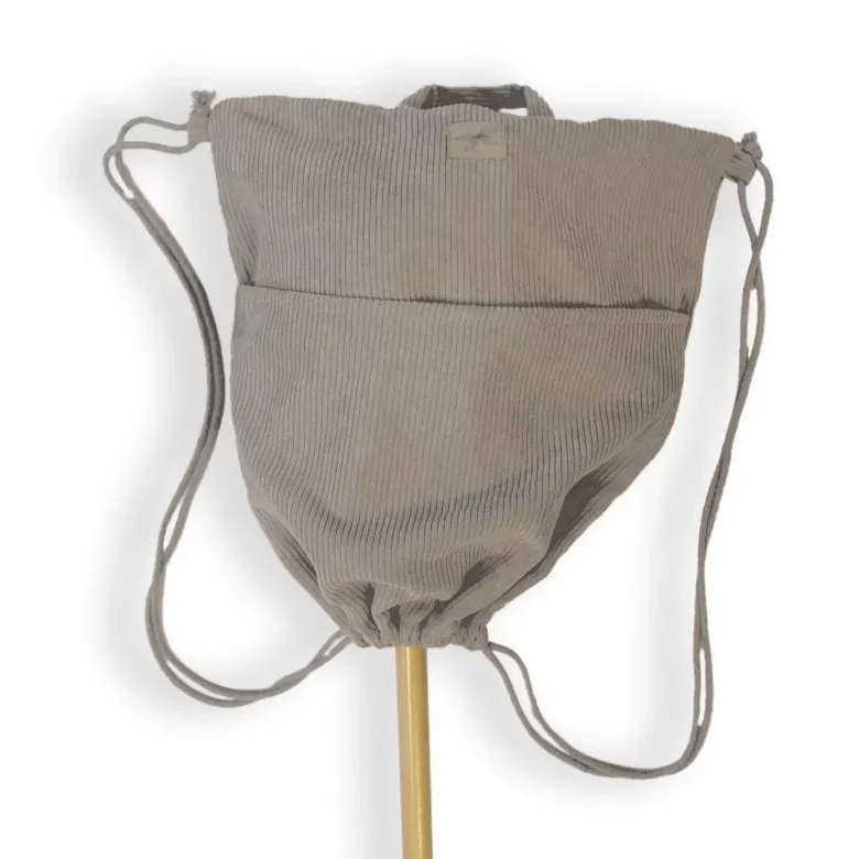 Tête de cheval gris à chevaucher