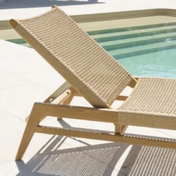Valeria - bain de soleil en bois de teck naturel et rotin beige
