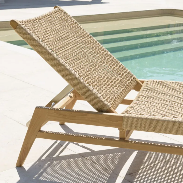 Valeria - bain de soleil en bois de teck naturel et rotin beige