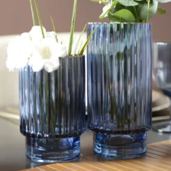 Vase bleu fonce bord doré h.15cm
