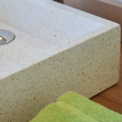Vasque à poser en terrazzo crème, coreal