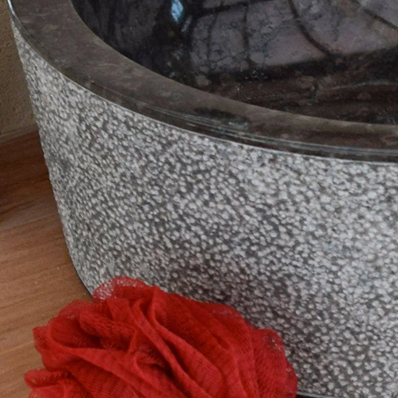 Vasque ronde en marbre noir drip