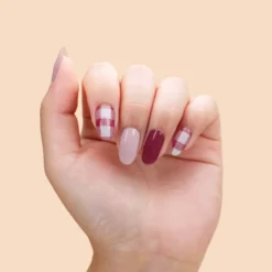 Vernis autocollant gingham love - manucure facile longue tenue Vichy bordeaux