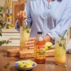 Vinaigre de cidre de pomme bio avec la mère - bragg